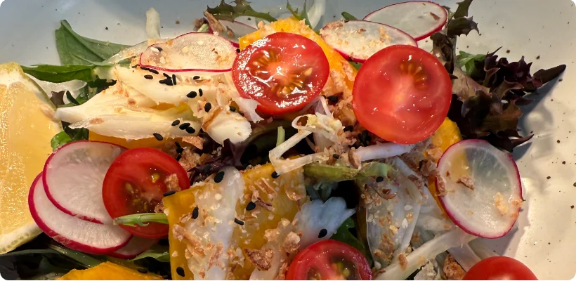 Fresh tossed garden salad